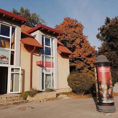 Apartman Pri Parku Sered' Exterior foto