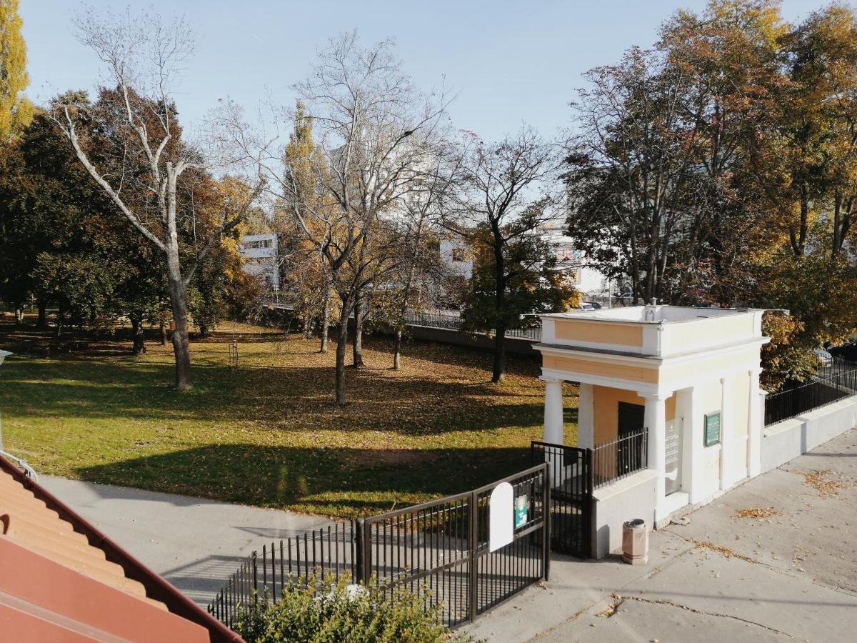 Apartman Pri Parku Sered' Exterior foto